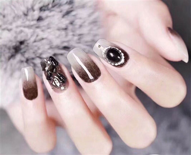 甲油胶： Nail Art 新风尚